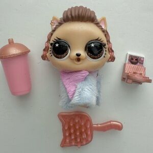 L.O.L. Pet with Accessories in Gold Glittery Globe